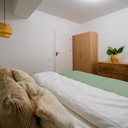 Mountain View With Terrace Apartment *