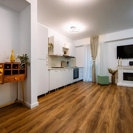 Mountain View With Terrace Apartment